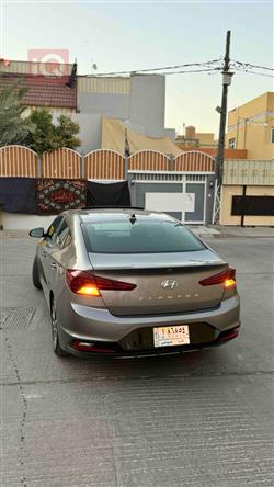 هیوندای ئەلەنترا